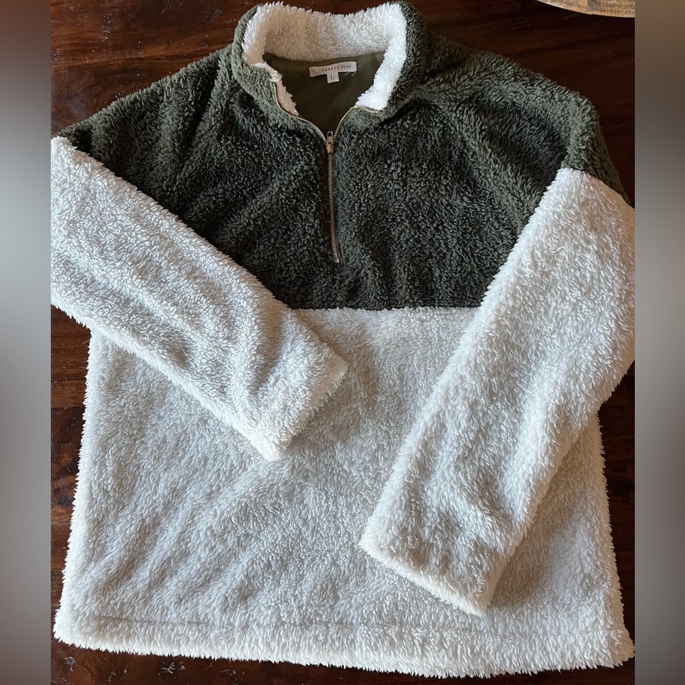 Cozy Two-Tone Fleece Pullover